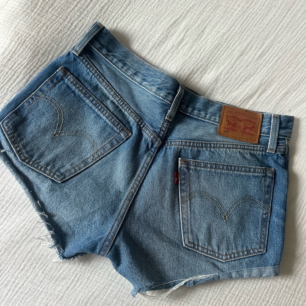 Levi’s 501 Original High Rise Cut-Off Denim Shorts - Size 27